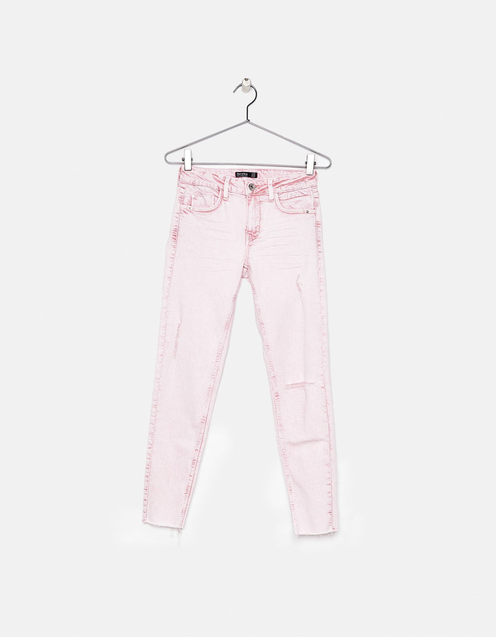 Low waist ripped jeans