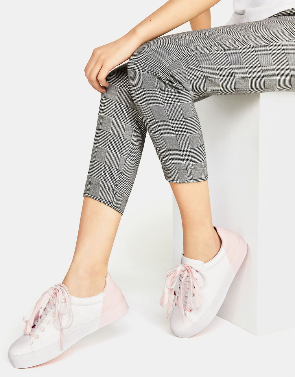 Trainers with heel detail